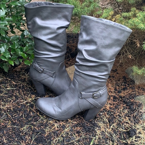 Nine West Shoes - Nine West gray Dakota boots